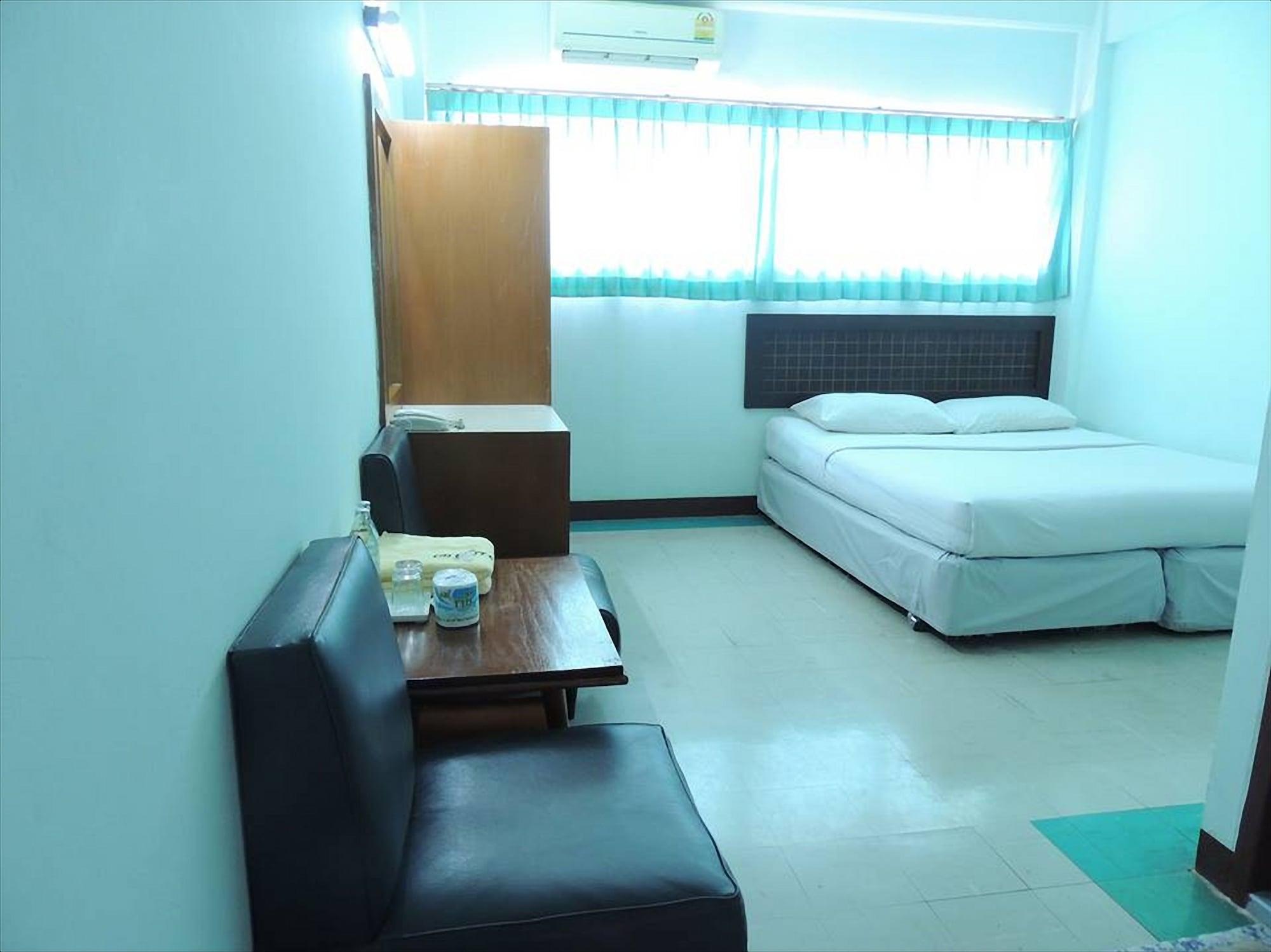 Pakchong Phubade Hotel Exterior photo
